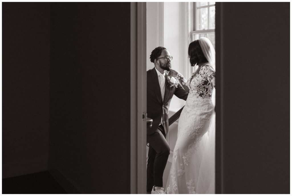 Candid black and white photo in wedding photography in Philadelphia